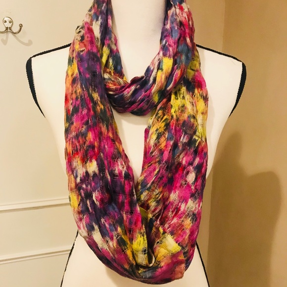 Floral Urban Outfitters infinity scarf - Picture 2 of 3